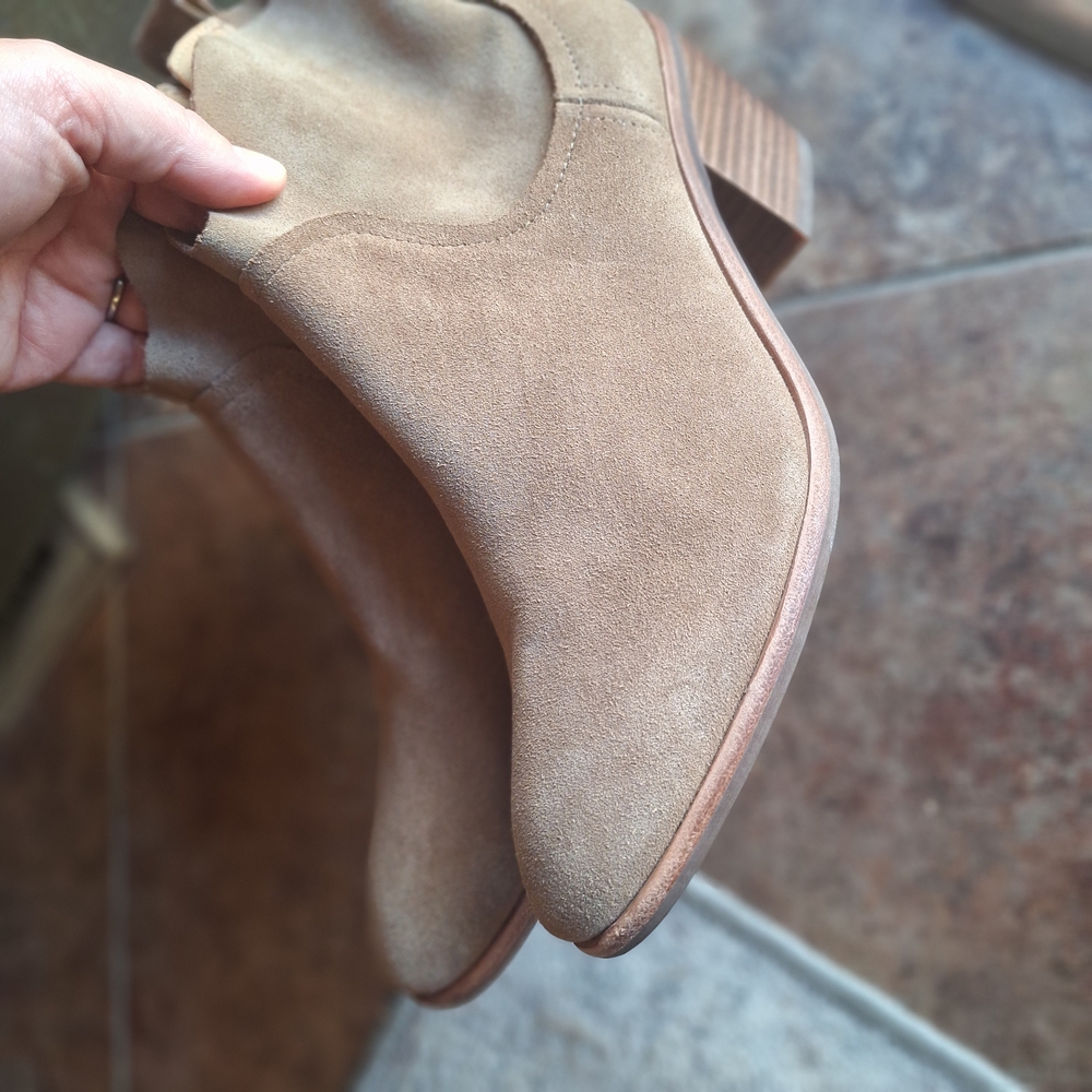 UGG Women's Brown Suede Heeled Ankle Booties 9